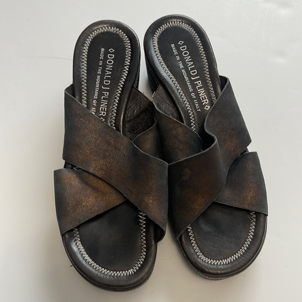 Donald J Pliner wedge sandals size 7.5 M